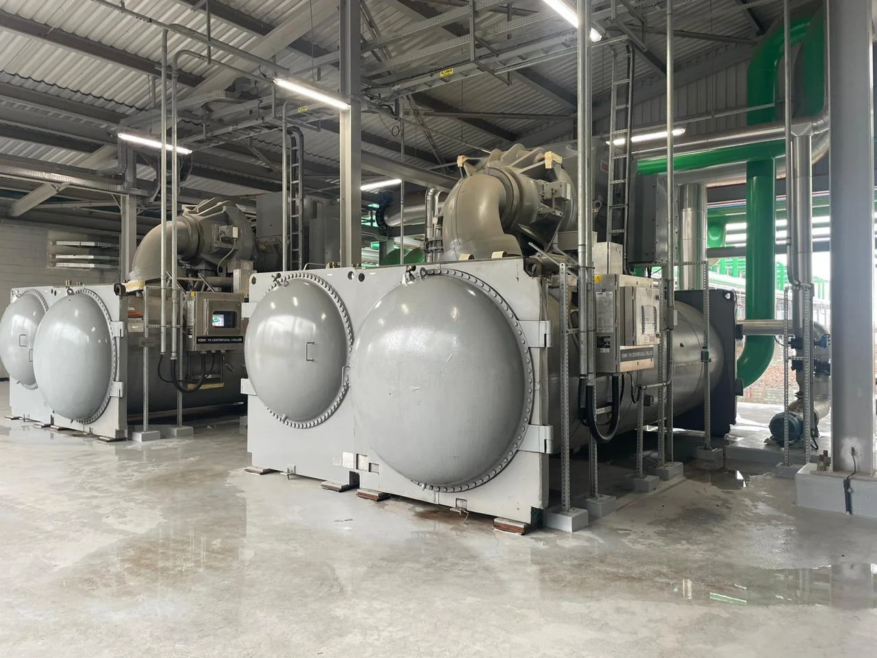 Instalação industrial de refrigeração atendida pela equipe técnica